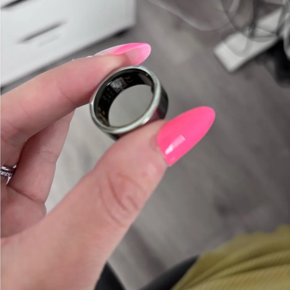 Oura Ring Gen3 Heritage Silver US8 set - Picture 10 of 10